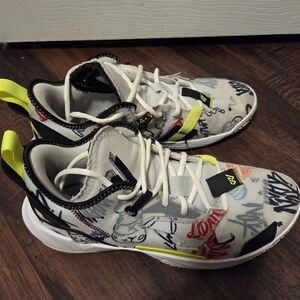 Nike Jordan Why Not Zer0.4 GS ‘Graffiti’ DD9659-007 Sneaker Shoes Men Sz9